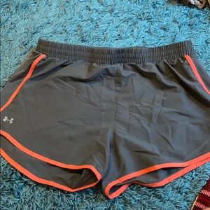 gray under armour shorts size large
